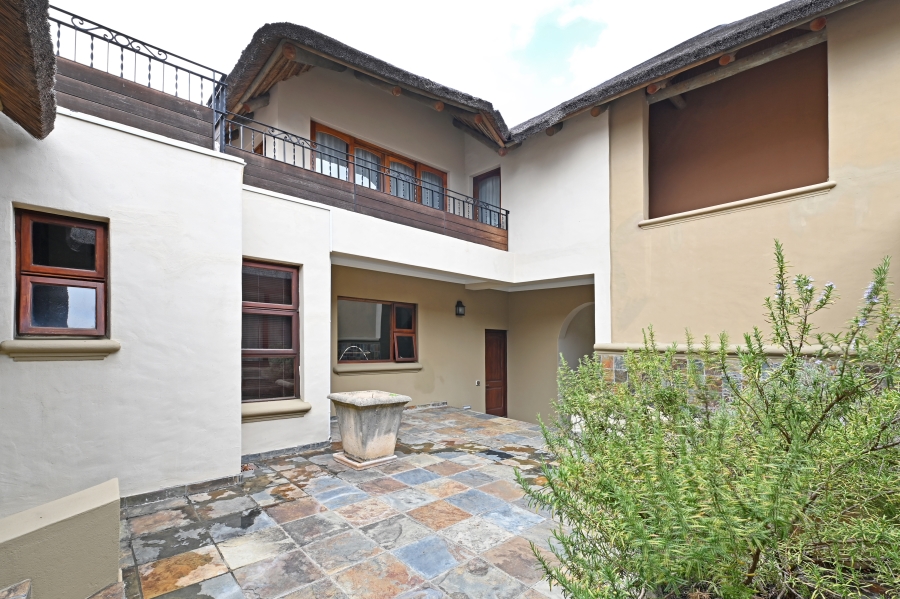 To Let 6 Bedroom Property for Rent in Constantia Western Cape